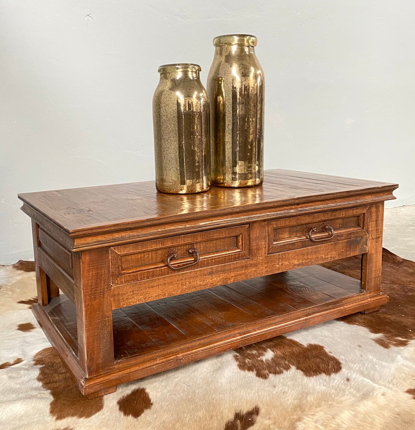 Mesa de centro con cajones