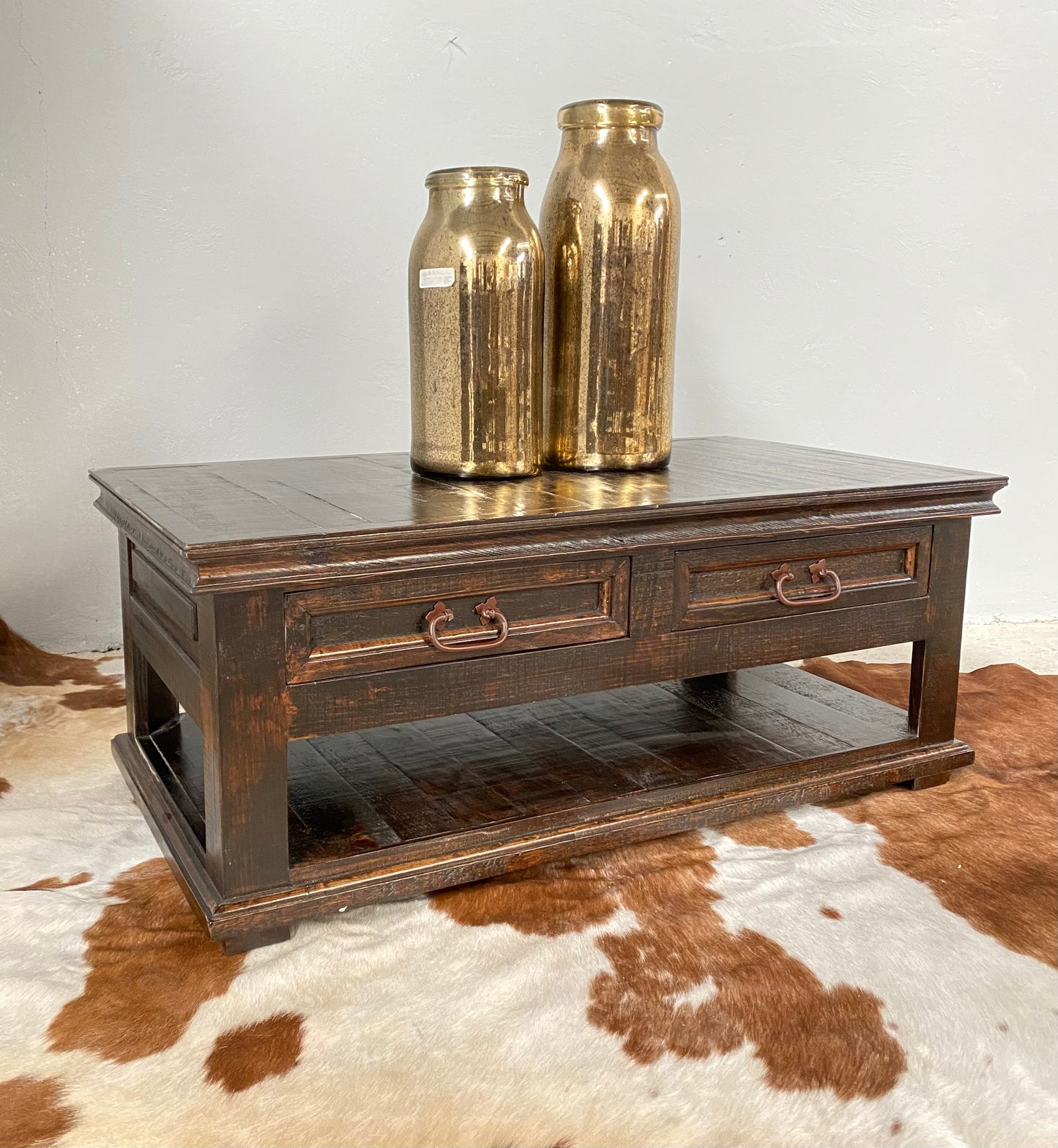 Mesa de centro con cajones