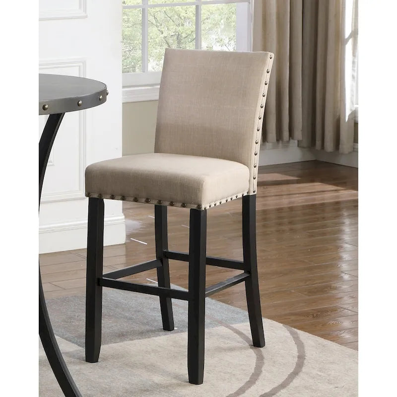 Współczesny tapicerowany hoker barowy z ozdobnymi ćwiekami i nogami w kolorze espresso