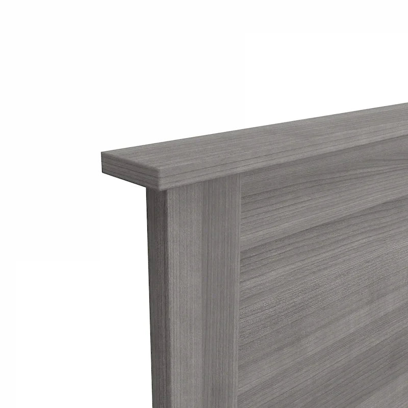 Testiera a pannelli effetto venatura del legno in stile transizionale, con altezza regolabile e finiture neutre